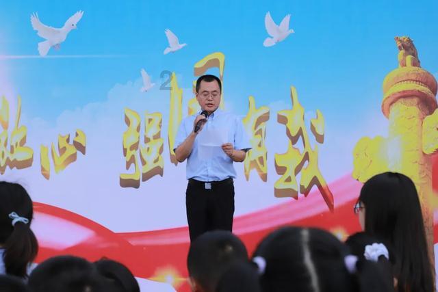 美股集体收涨 道指再创新高站上38000点 苹果重回市值第一